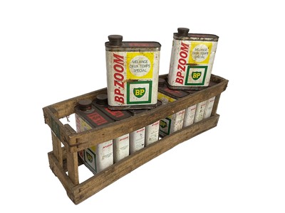 Lot 60 - Vintage BP Zoom pine crate containing 10 empty period 2 litre cans.