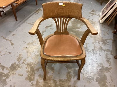 Lot 1421 - Early 20th century oak desk chair