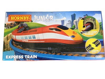 Lot 1832 - Part Marklin OO Gauge train set with DSG & DB coaches (no locomotive), plus Tri-ang "The Blue Pullman" train set with powered & dummy cars together with coach and track, Trix 3 rail 0-4-...