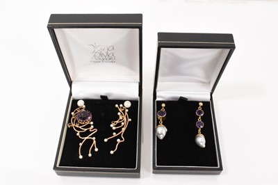 Lot 501 - Two pairs of contemporary hand made 9ct gold amethyst and cultured pendant earrings of asymmetric design by Diana Olivia Maynard, London