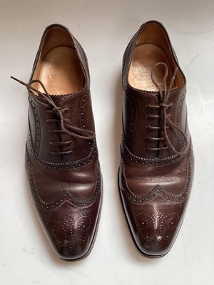 Lot 2140 - Mens Crockett & Jones black leather Weymouth shoes with shiny toe cap size 9 1/2 E, boxed. Plus, Barker brown leather brogue shoes size 9, some wear to both pairs.