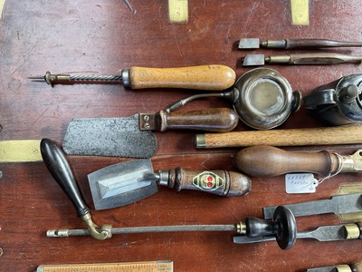 Lot 2400 - Interesting group of 19th century and later hand tools to include screwdrivers, brass pad saw, oil cans, rules and other items (1 box).