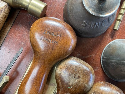 Lot 2400 - Interesting group of 19th century and later hand tools to include screwdrivers, brass pad saw, oil cans, rules and other items (1 box).