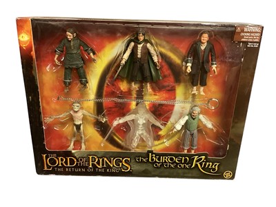 Lot 1911 - Toy Biz The Lord of the Rings (The Fellowship of the Ring) Deluxe Gift Pack, boxed 81084, & The Lord of the Rings Elves of Middle-Earth, boxed 81655, plus three other action figures and life...