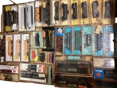 Lot 1918 - Large selection of mostly boxed rolling stock (2 boxes)