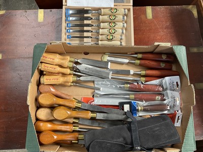 Lot 2494 - Collection of approximately 36 chisels with steel blades and wooden handles, to include sets Robert Sorby, Ashley Iles, Narex, Clay Military issues, Seit, etc.