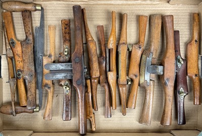 Lot 2498 - Collection of 17 antique spoke shaves to include mahogany and brass mounted spoke shave, makes to include Hibernia, Marples, James Howarth, Frost Norwich etc (17)