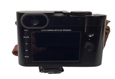 Lot 2357 - Leica Q Type 116 camera in original box with Summilux f/1.7 28mm lens, chargers and cables, filter, and Leica SL 40 flash