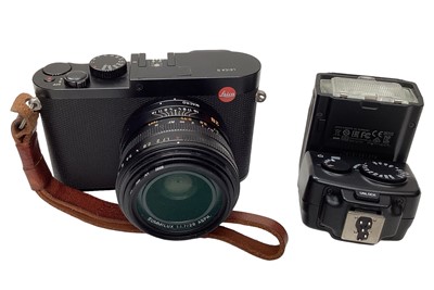 Lot 2357 - Leica Q Type 116 camera in original box with Summilux f/1.7 28mm lens, chargers and cables, filter, and Leica SL 40 flash