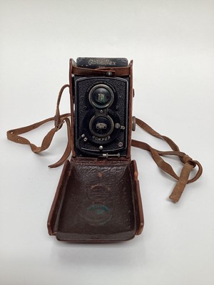 Lot 2362 - Rolleiflex Compur twin lens camera in original leather case