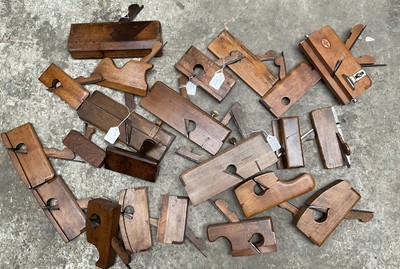 Lot 2504 - Collection of 22 antique woodworking planes to include dado planes, moulding planes, rebate, coach-makers rebate planes etc, many signed by the makers, to include Higgs of London, Varvill &...