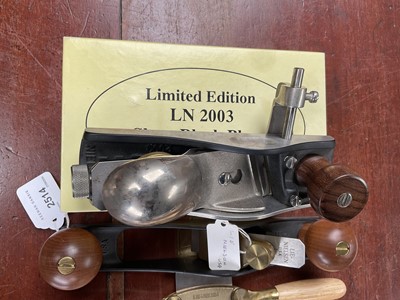 Lot 2514 - Lie-Nielsen Limited Edition Skew Block Plane LN2003, boxed, one other Lie-Nielsen plane and two Lie-Nielsen spoke shaves (4)