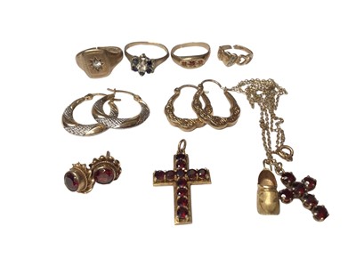 Lot 149 - Group of 9ct gold jewellery