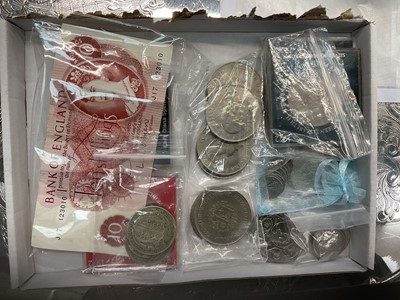 Lot 582 - Coins including commemorative crowns