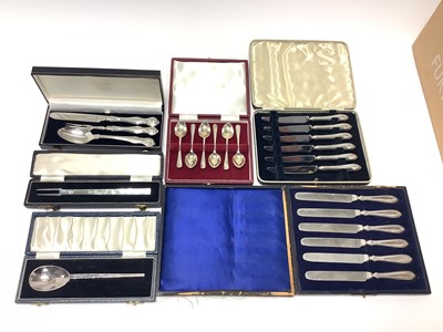 Lot 296 - Selection of miscellaneous cased silver flatware