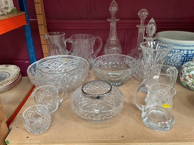 Lot 719 - Collection of glass