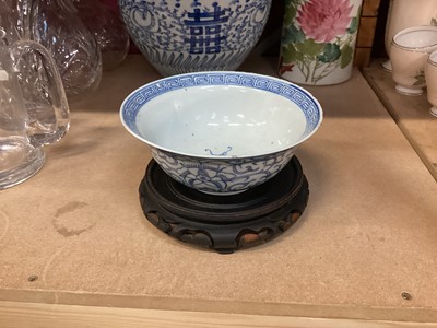 Lot 720 - Oriental ceramics