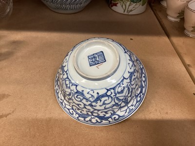 Lot 720 - Oriental ceramics