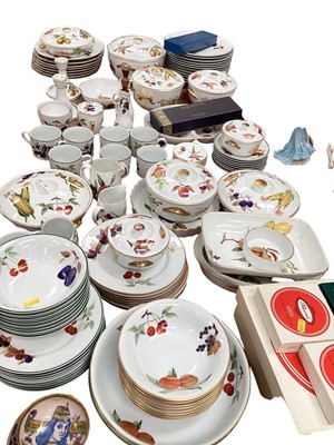 Lot 1257 - Royal Evesham tablewares