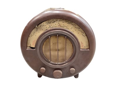 Lot 2219 - Ekco Art Deco round bakelite AD65 radio