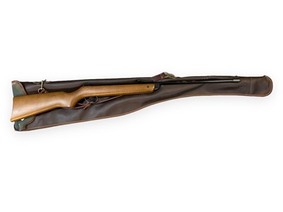 Lot 914 - B.S.A. Meteor air rifle with slip case