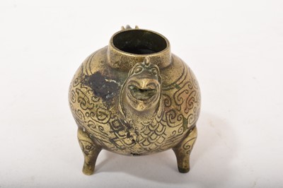 Lot 766 - Antique Chinese archaic-style bronze water dropper in the form of a bird, Zhou characters to base