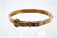 Lot 686 - Victorian yellow metal hinged bangle in the...