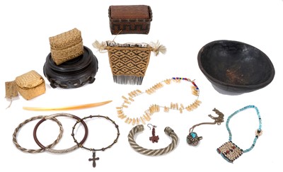 Lot 787 - Group of ethnographic and tribal items