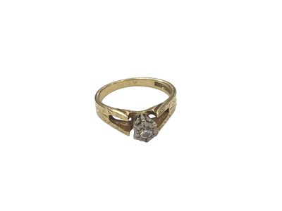 Lot 228 - 1970s 18ct gold diamond single stone ring in illusion setting with split shoulders