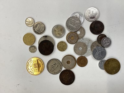 Lot 592 - World - Mixed coins & banknotes to include G.B. silver Victoria JH Double Florin 1887 AVF, George V Crown 1935 GEF, Roman Coins & others (Qty)