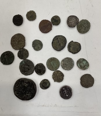 Lot 592 - World - Mixed coins & banknotes to include G.B. silver Victoria JH Double Florin 1887 AVF, George V Crown 1935 GEF, Roman Coins & others (Qty)