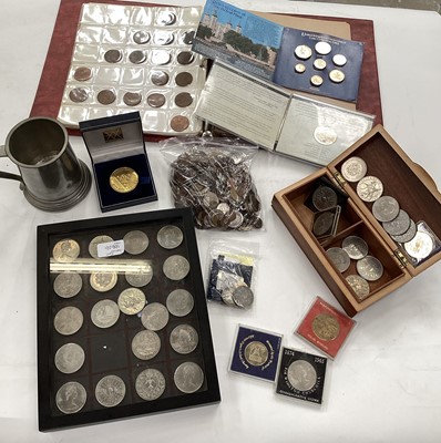 Lot 585 - World - Mixed coins to include some silver coins, 9ct gold St Christopher Wt. 1.3gms & other issues (Qty)