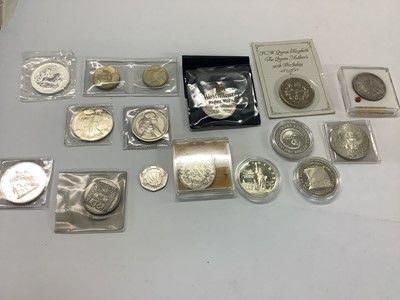 Lot 600 - World - Mixed coinage to include Panama UNC year sets 1969, 1971 (In plastic wallets) France silver 50 Francs 1977, 10 Francs 1966, 1967 20 Francs 1933 x 2, Austria Thaler 1780 (N.B. Restrike),...