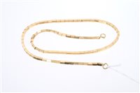 Lot 744 - Gold (18ct) box link chain, 47cm