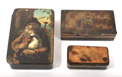 Lot 805 - 19th century papier mâché snuff box by Stobwasser and two other snuff boxes