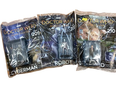 Lot 1768 - Five Dr Who figures in packaging