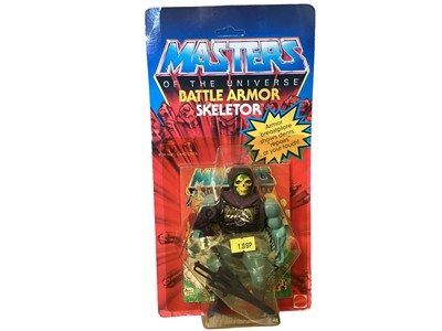 Lot Mattel (c1983) Masters of the Universe Battle Armor Skeletor 6" action figure, on card (creased bottom corners) and bubblepack No.7301 (1)