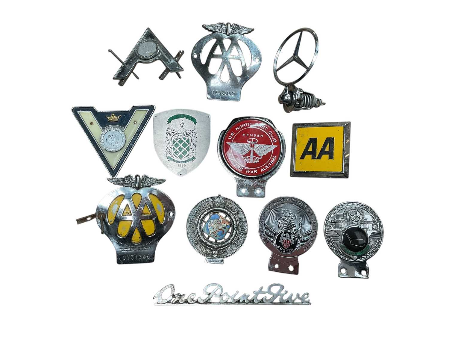 Lot 43 - Collection of vintage car badges including AA, Mallory Park, Austin and others (12).