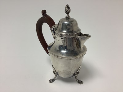 Lot 321 - Georgian style silver cream jug