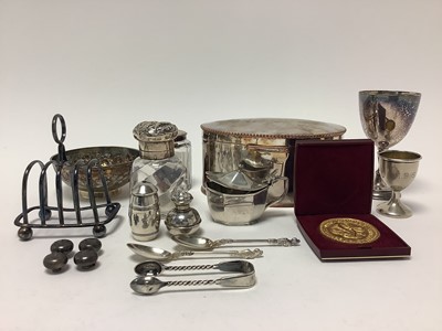 Lot 322 - Collection of silver and plate