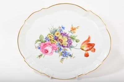 Lot 34 - Meissen tray and a flared vase