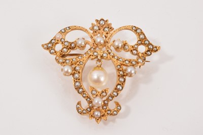 Lot 56 - Edwardian style 9ct gold and cultured pearl pendant/brooch