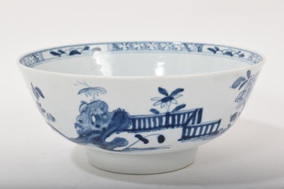 Lot 128 - Worcester blue and white round bowl