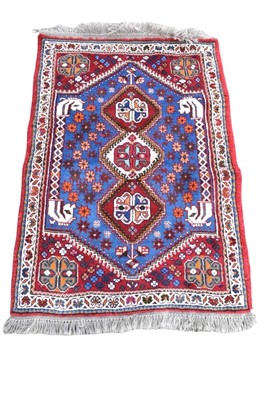 Lot 1328 - Shiraz rug, 140cm x 106cm