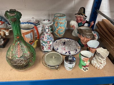 Lot 91 - Decorative ceramics