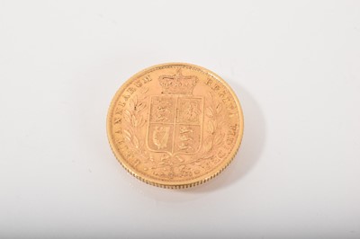 Lot 520 - Victorian gold full sovereign with young head and shield back, 1886