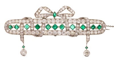 Lot 408 - Fine Edwardian Belle Epoqué emerald and diamond plaque brooch