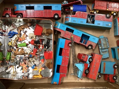 Lot 93 - Diecast Corgi unboxed selection of Chipperfields Circus models, plus 1950’s plastic Clowns & other circus figures (1 box)