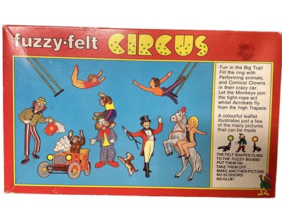 Lot 93 - Diecast Corgi unboxed selection of Chipperfields Circus models, plus 1950’s plastic Clowns & other circus figures (1 box)