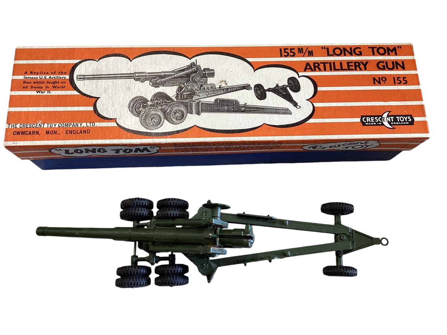 Lot 101 - Diecast Crescent 155mm "Long Tom" Artillery Gun, boxed No.155, plus Astra Fort Gun and Search-Light, both boxed (3)